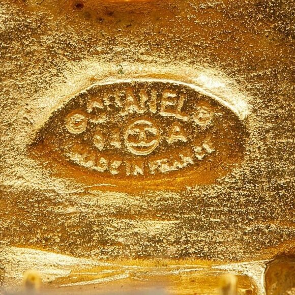CHANEL CC Logos Cross Clip-On Earrings Gold Tone 94A Auth w/Box D-228-30 - Picture 3 of 4